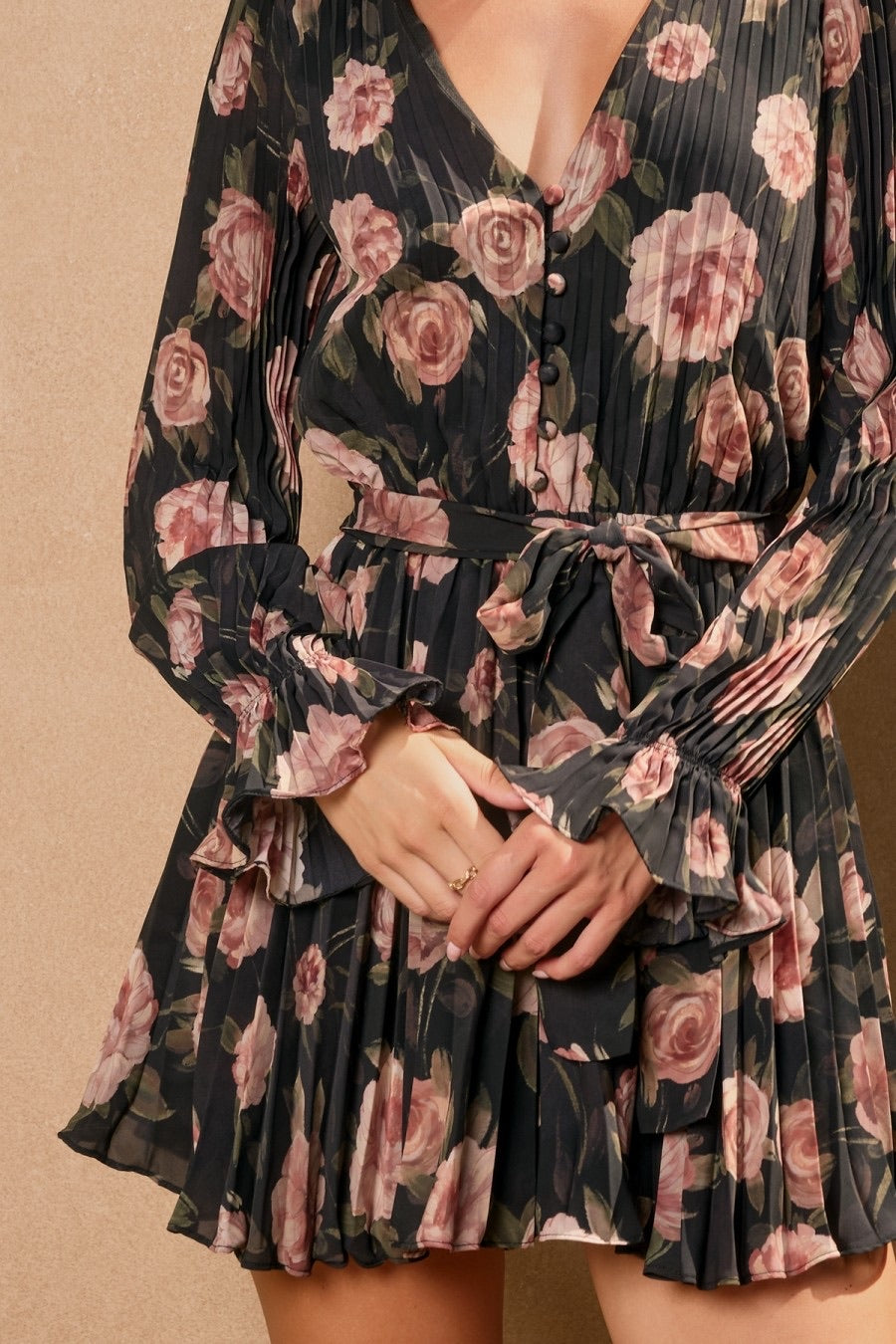 VESTIDO NEGRO FLORES