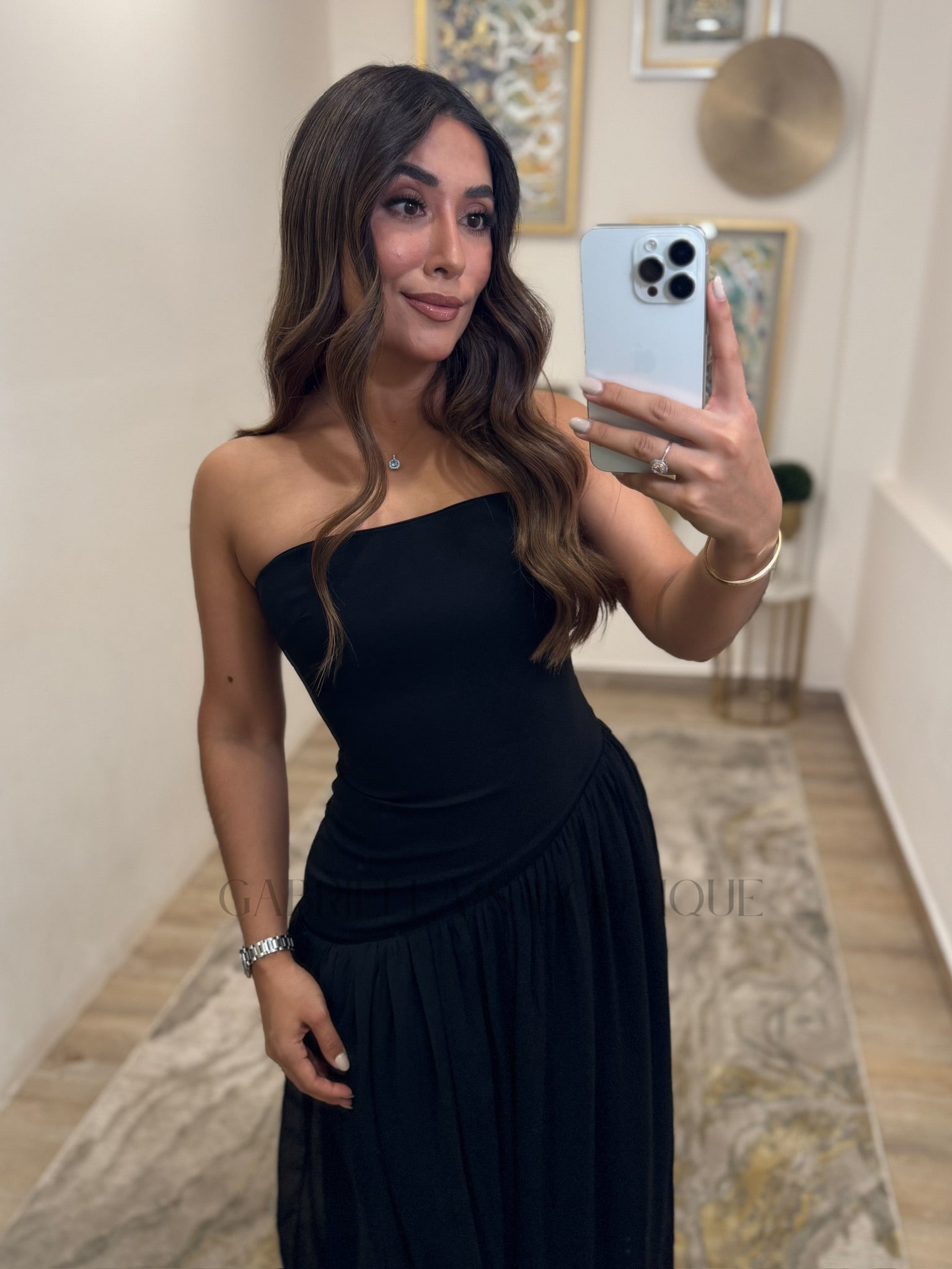 VESTIDO NEGRO