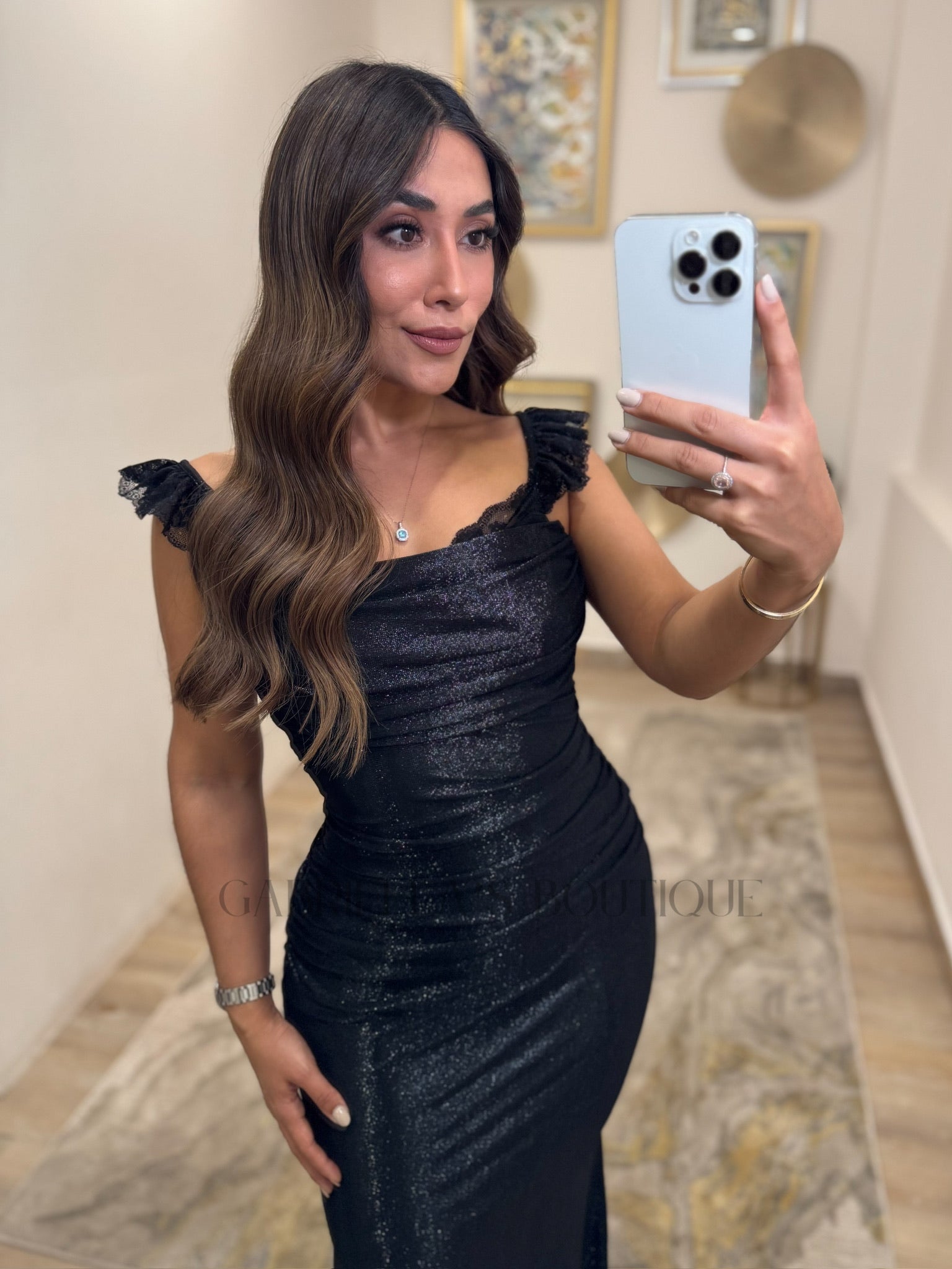VESTIDO NEGRO
