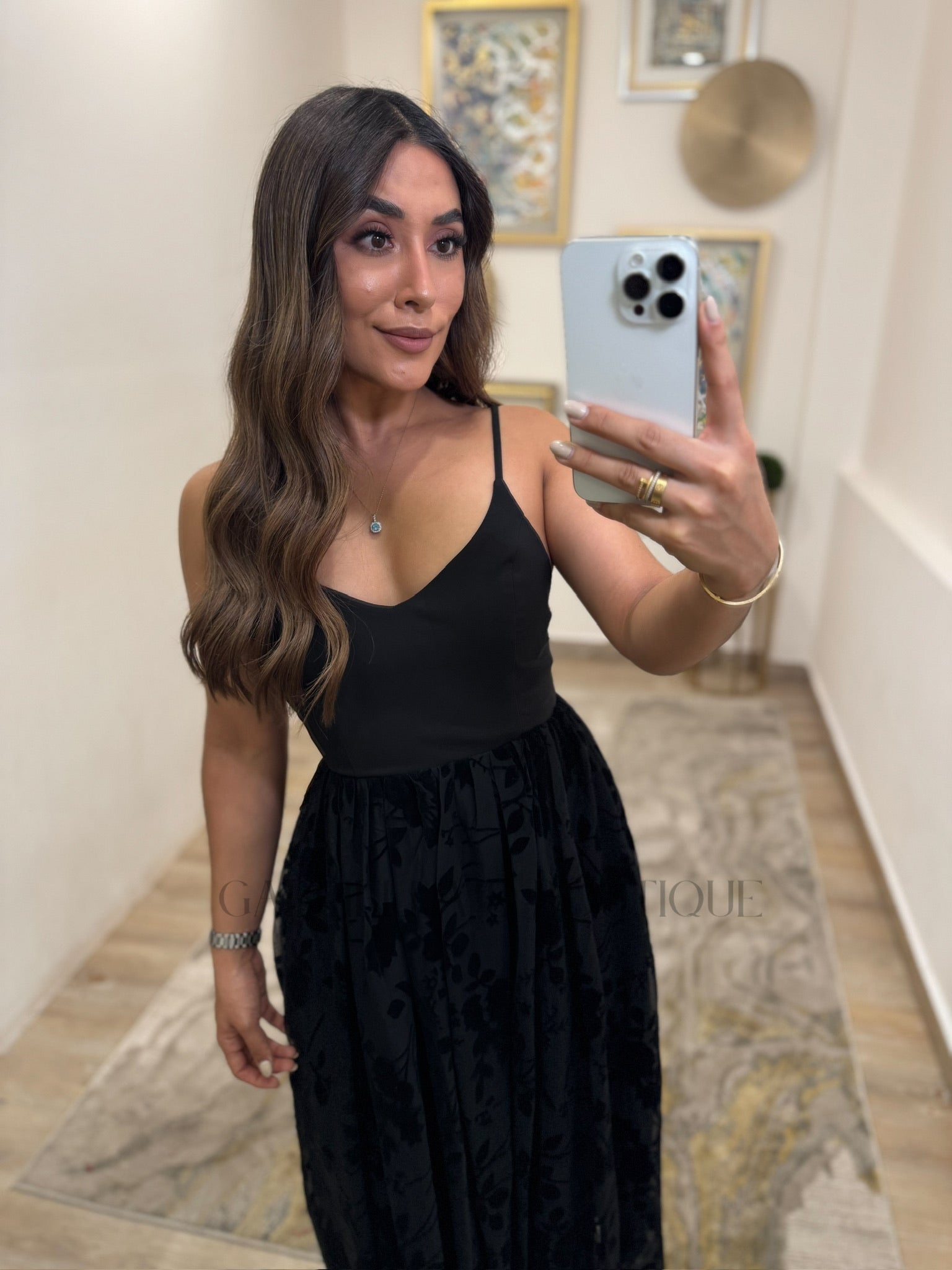 VESTIDO NEGRO