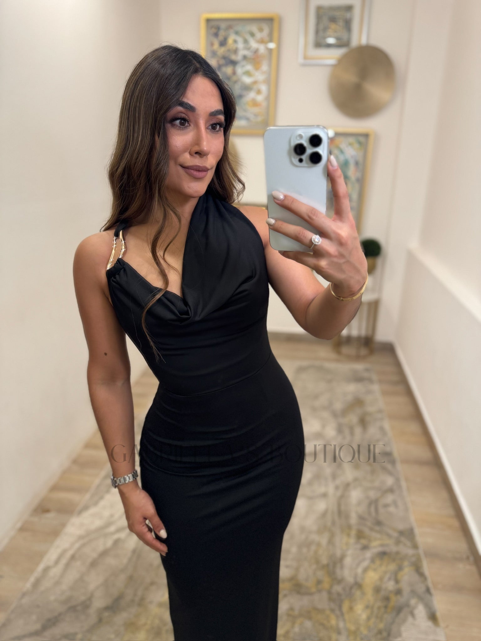 VESTIDO NEGRO
