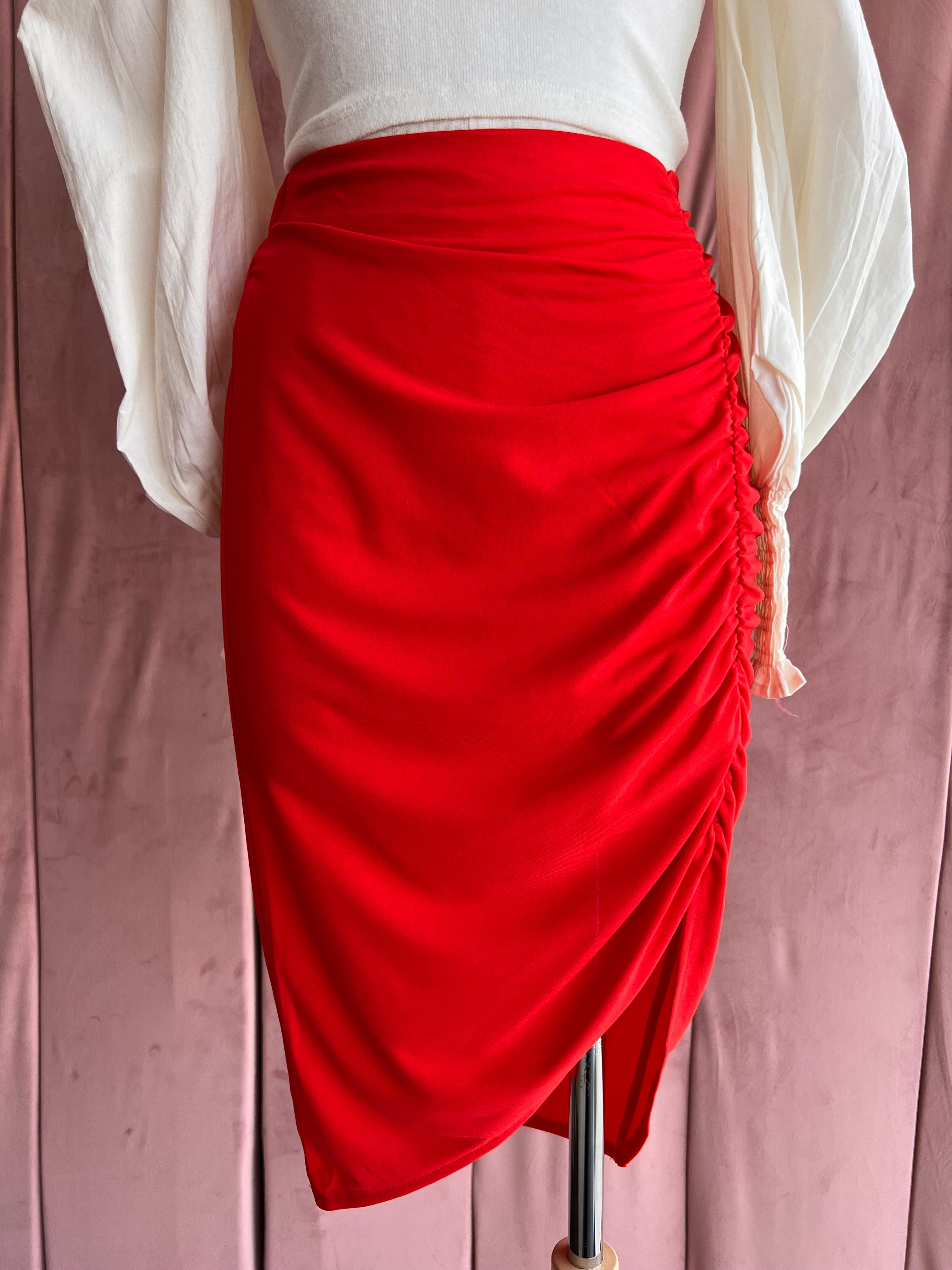 Falda roja – GabriellasBoutique